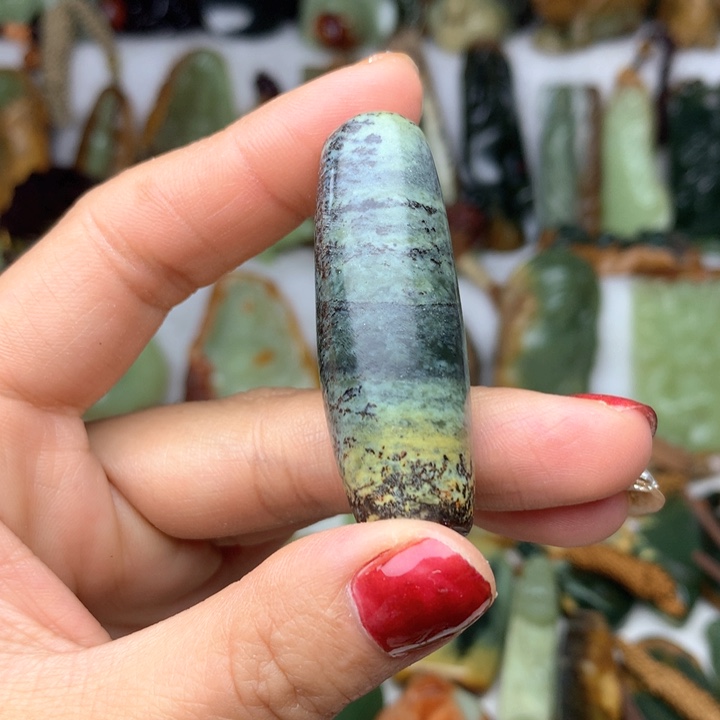 岫岩河磨玉（透闪石质玉）挂件未镶嵌