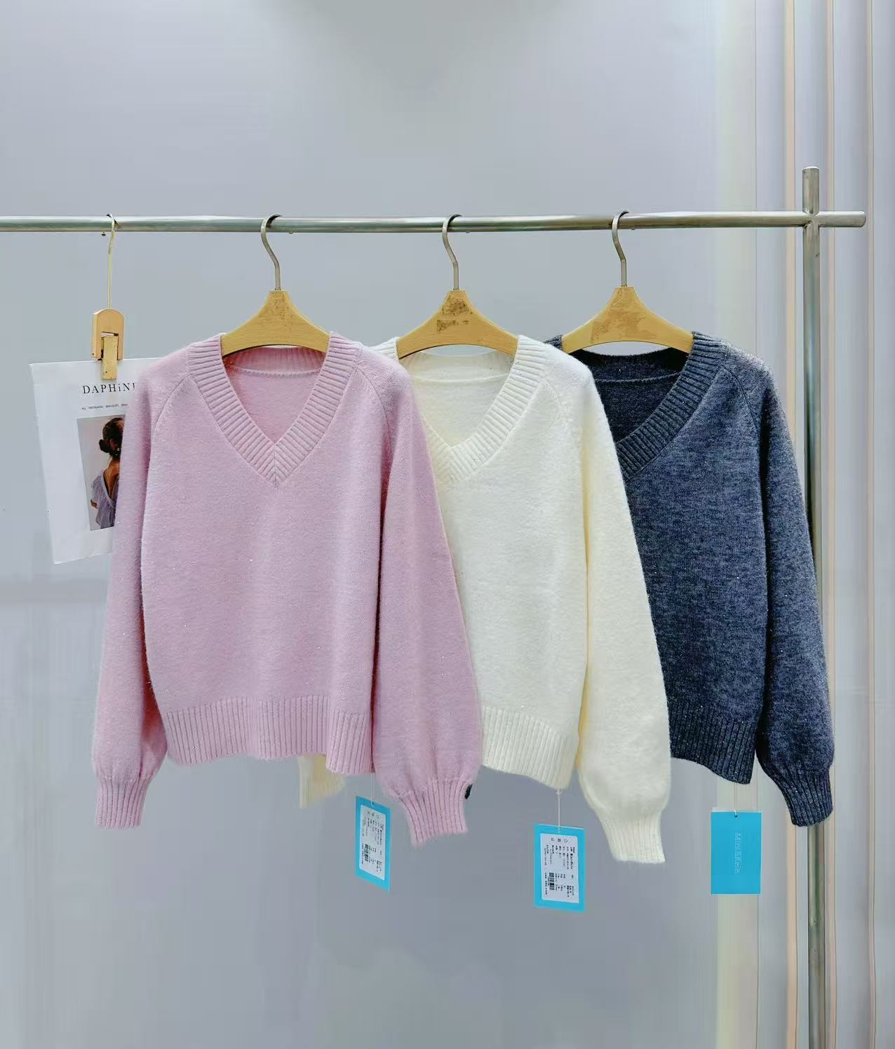 【7345】秋冬新款高货羊毛气质V领亮片套头毛衣