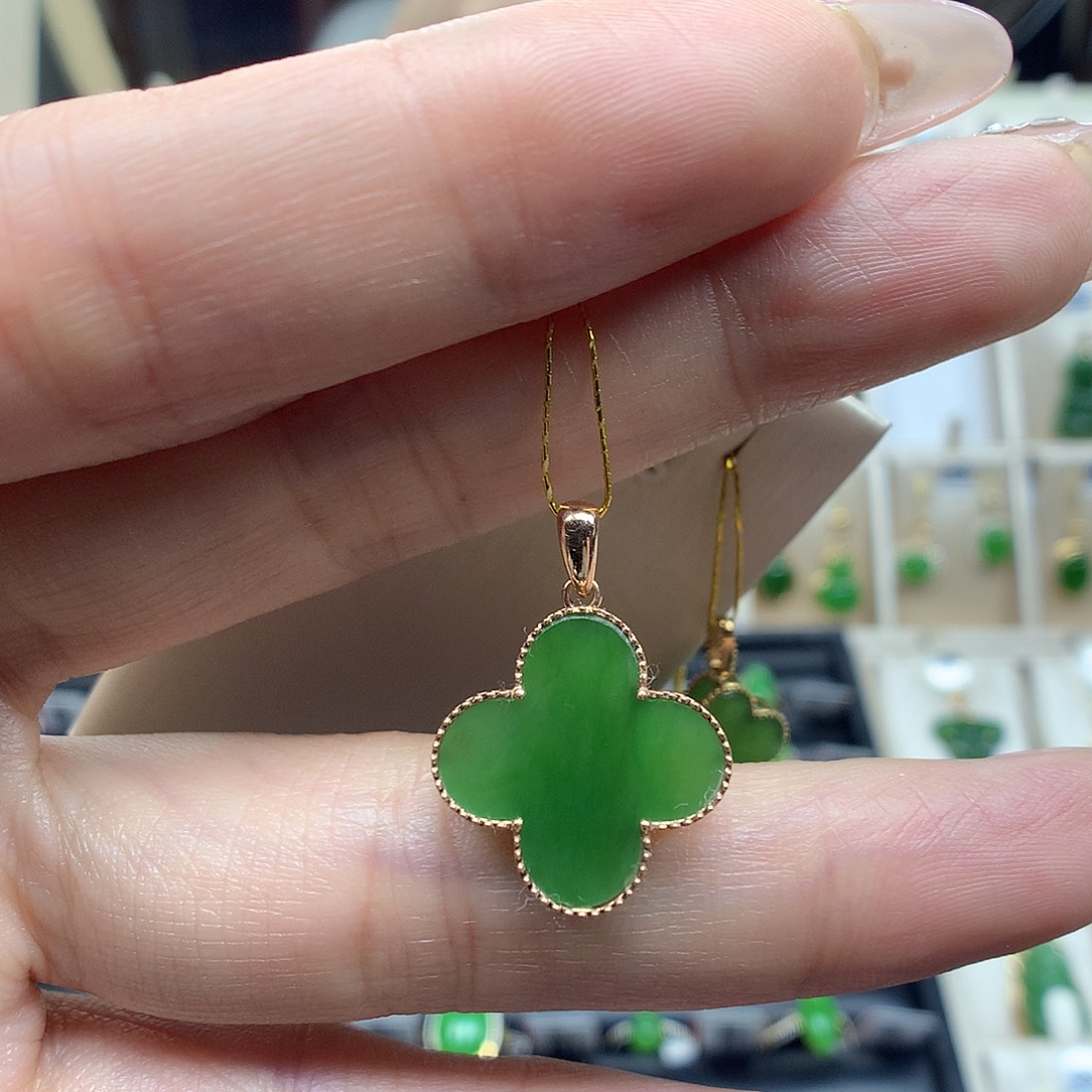 和田玉颈饰18K金镶嵌17