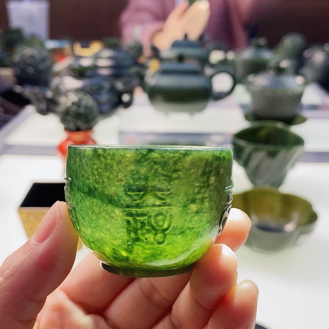 和田玉（青玉）摆件未镶嵌微瑕