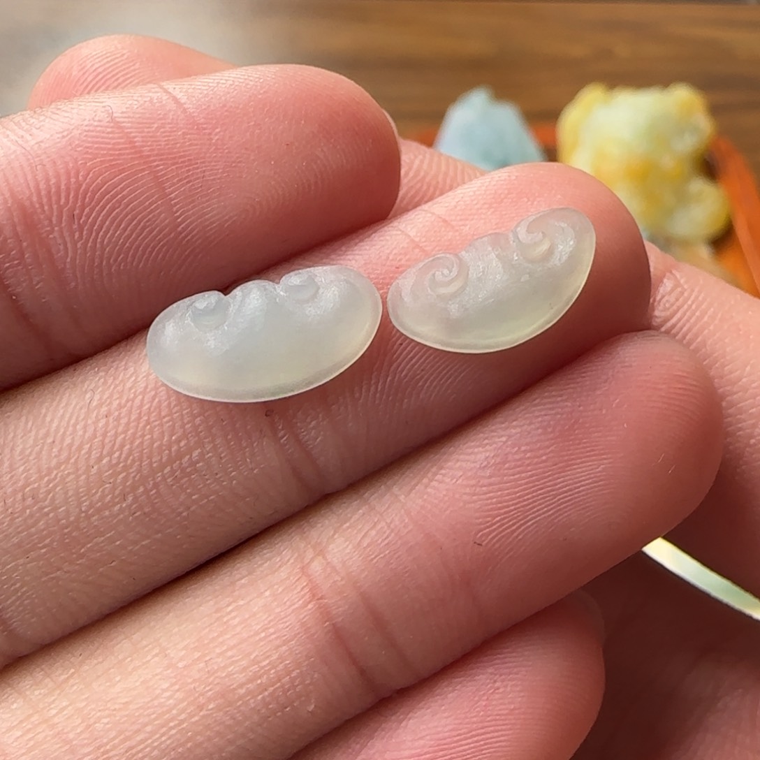 定制翡翠未镶嵌如意