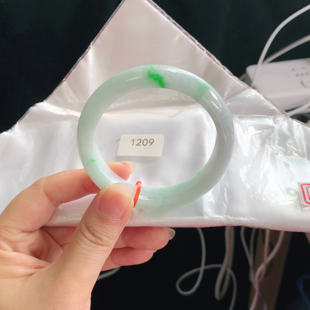 未镶嵌手镯翡翠03