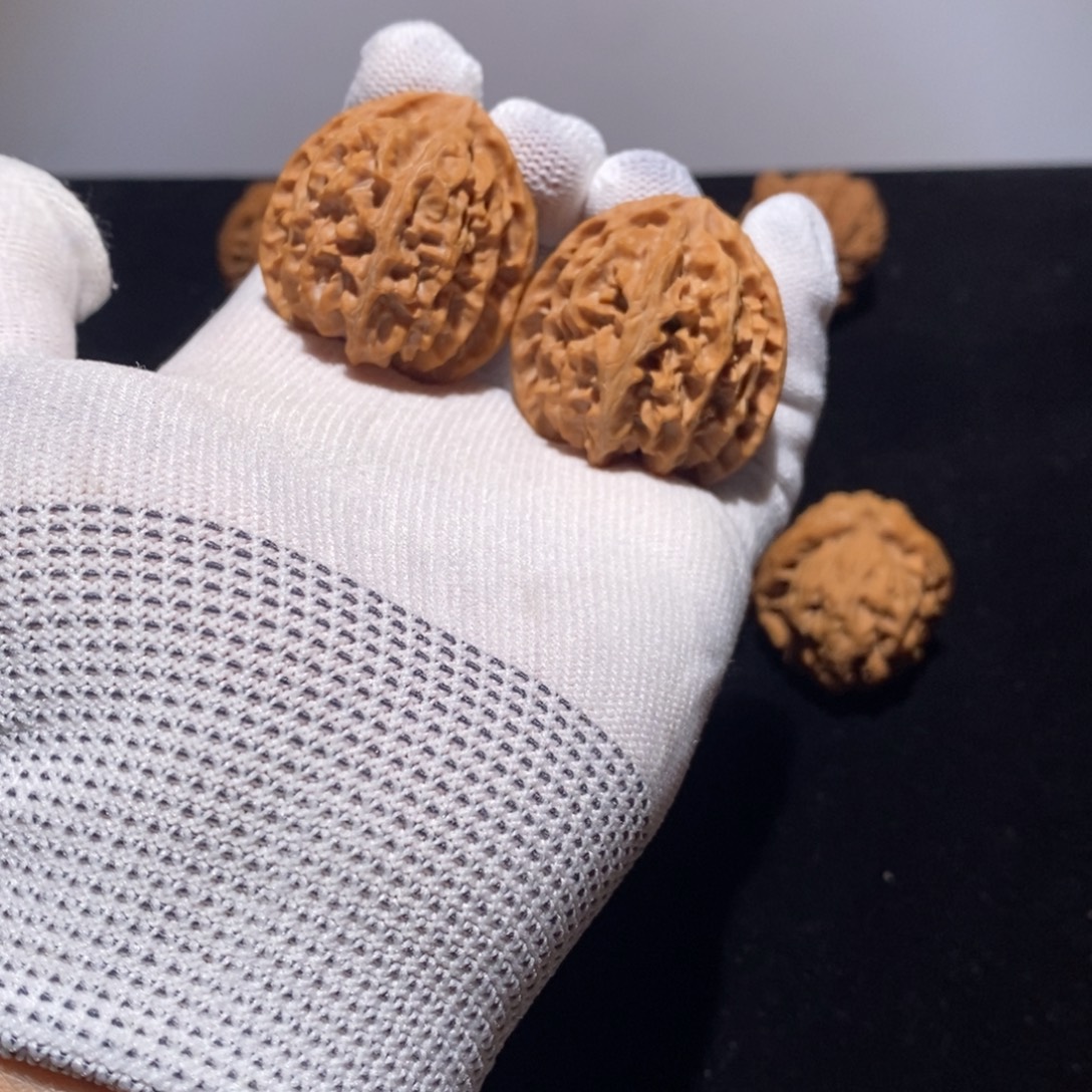 文玩核桃把件苹果园