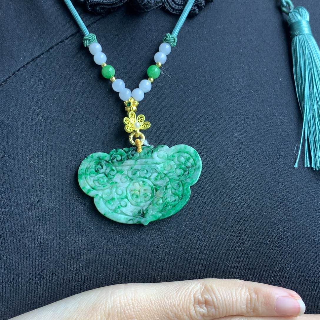 翡翠颈饰未镶嵌翡翠