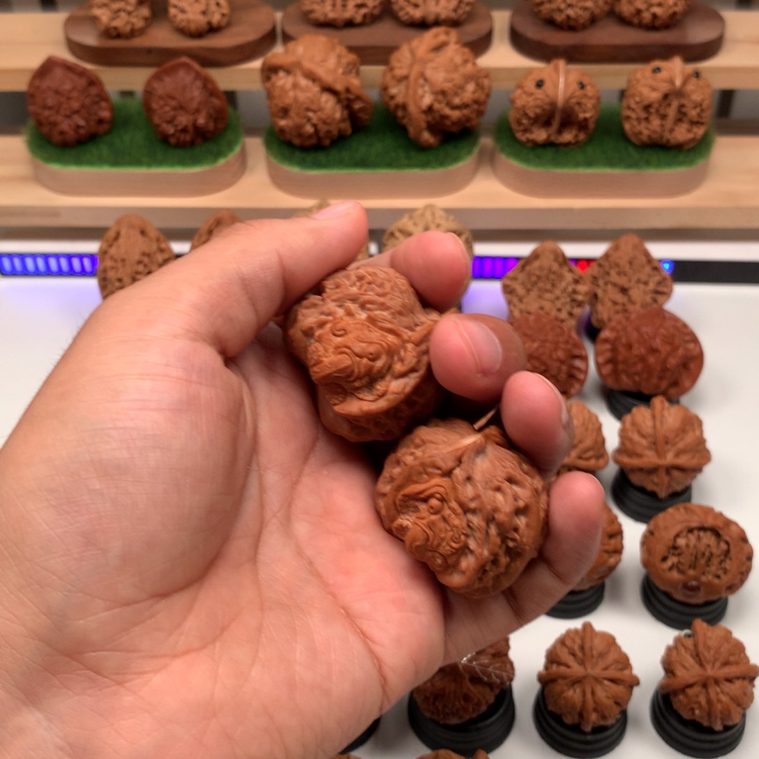 【闪购商品】吊坠文玩核桃骑****驴隐隐约约