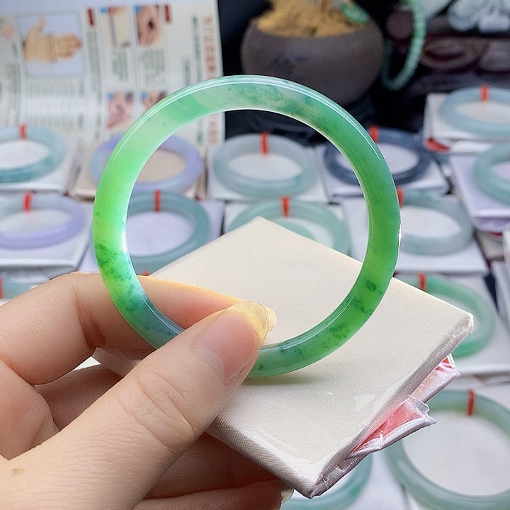 翡翠未镶嵌手镯缅甸天然翡翠A货56