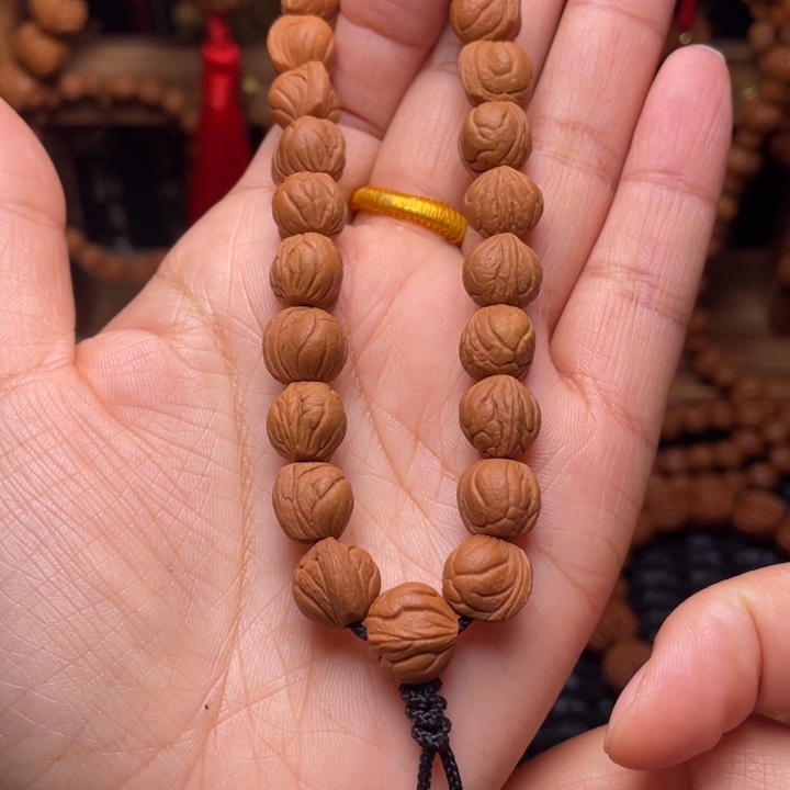 木质类龙纹桃枭挂件