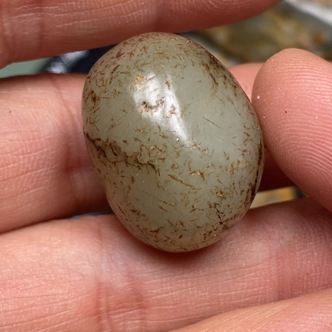 和田玉挂件足铂镶嵌