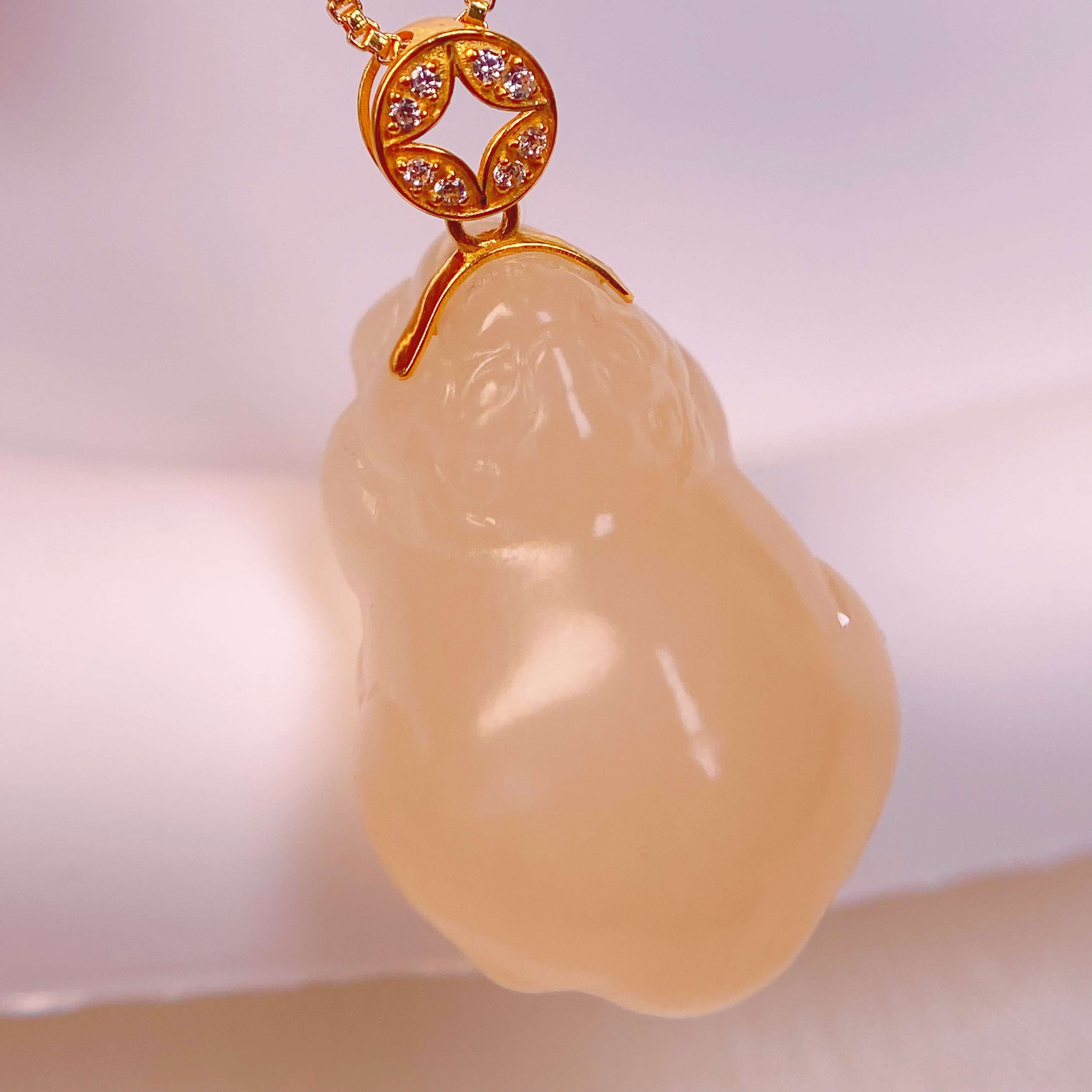 天然和田玉青海精品熟藕粉红粉18K金貔貅吊坠挂件约16*23mm@0031
