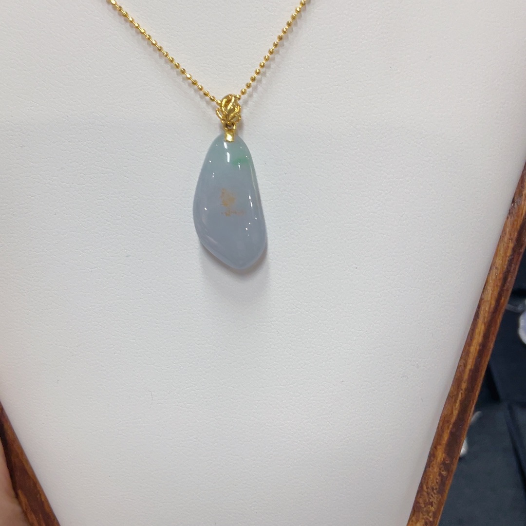 翡翠18K金镶嵌颈饰翡翠