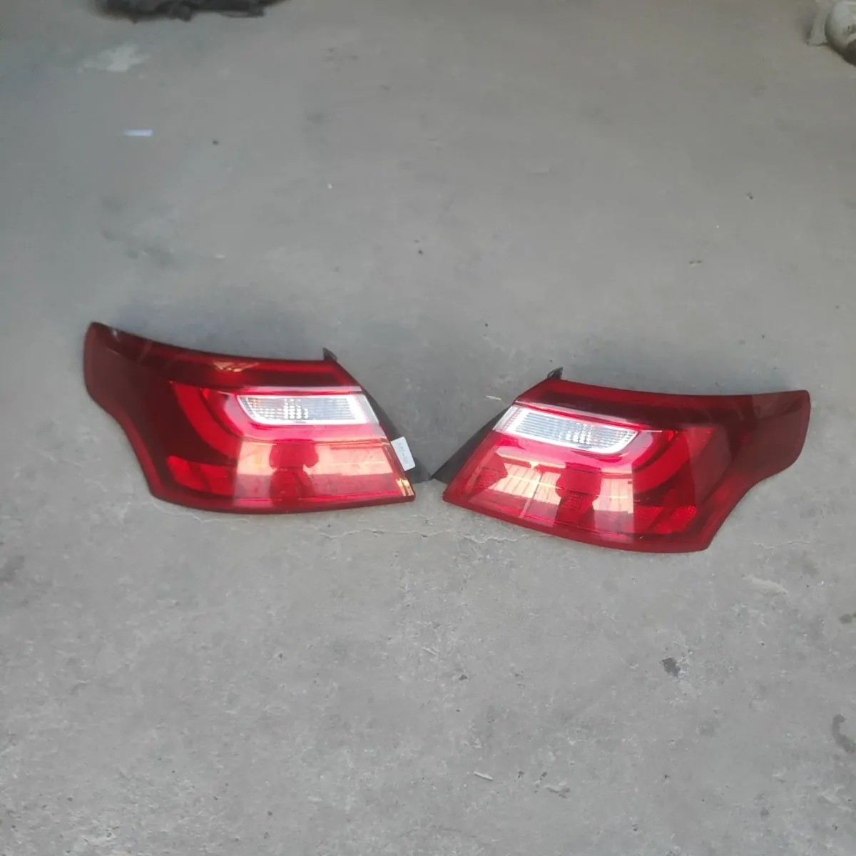 适用于18～20吉利远景后尾灯刹车灯防追尾灯