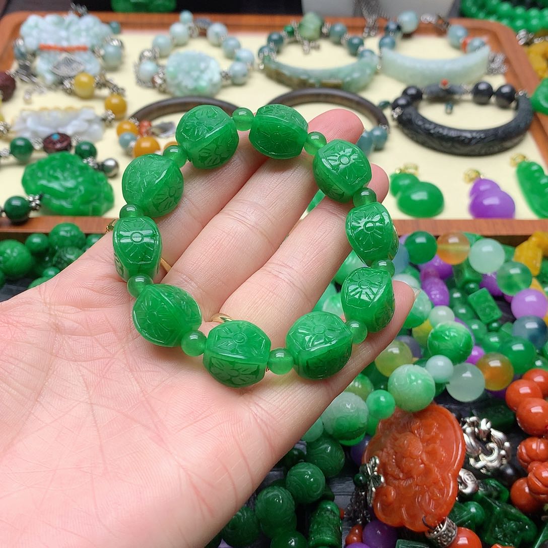 吊坠(赠链)未镶嵌翡翠新**光