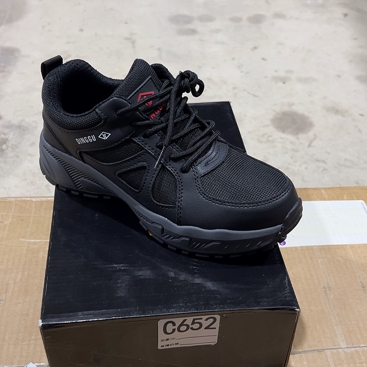 编码652号。39码防砸防刺劳保鞋。