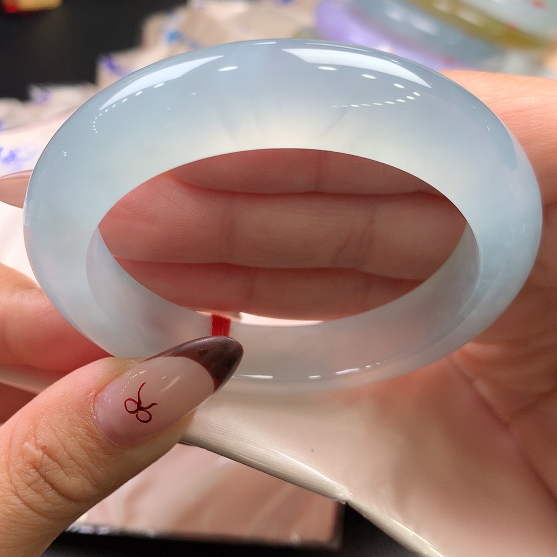 暴***瑜翡翠未镶嵌手镯（圆镯）分单56正