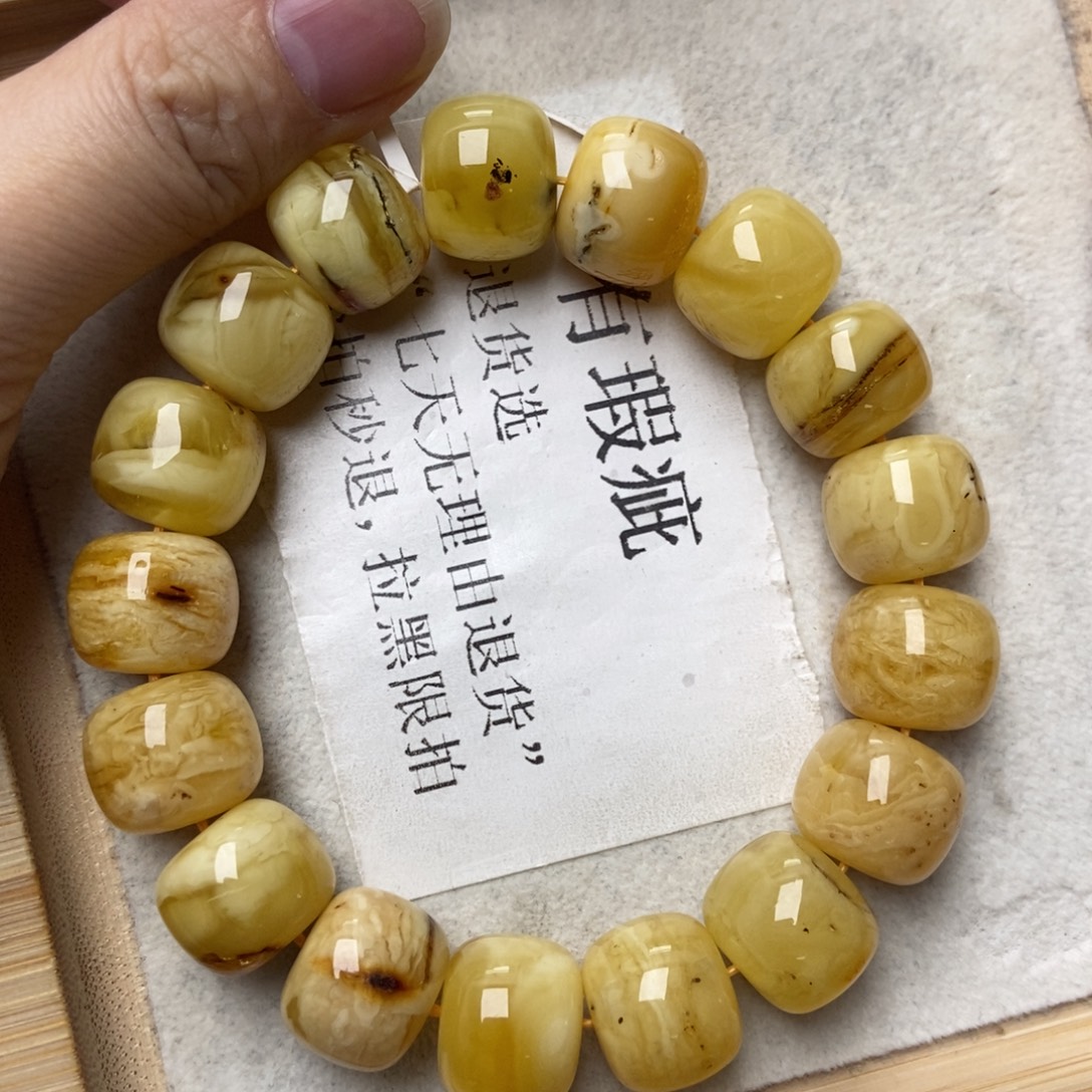 蜜蜡未镶嵌珠宝奇石56