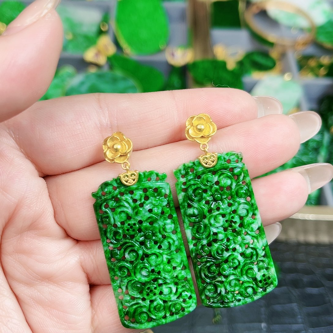 翡翠颈饰18K金镶嵌耳饰