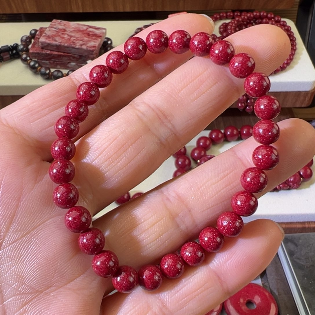 天然辰砂5颗小晶体