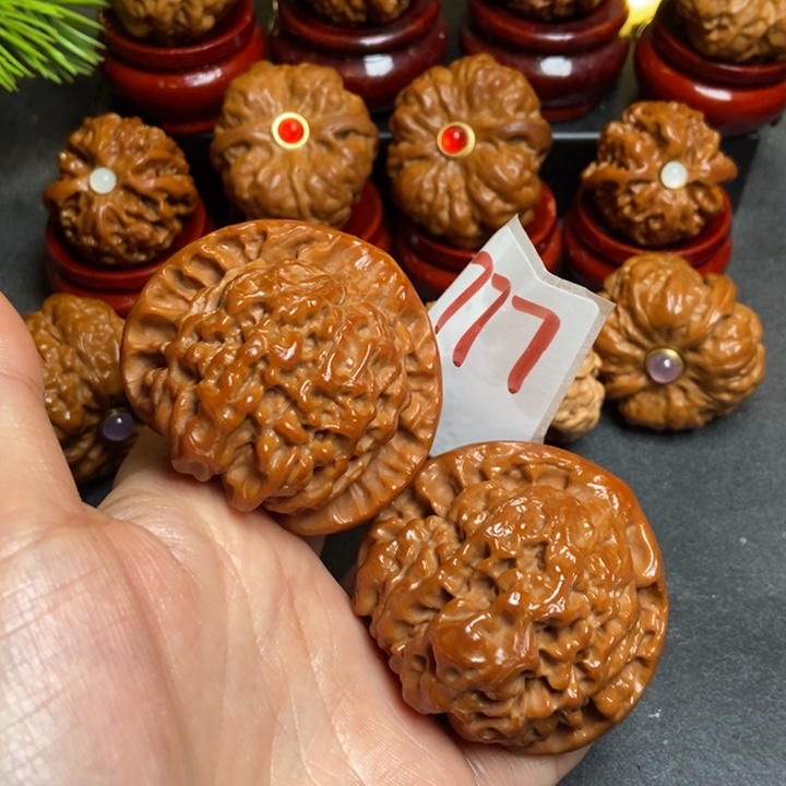 文玩核桃把件51官帽777