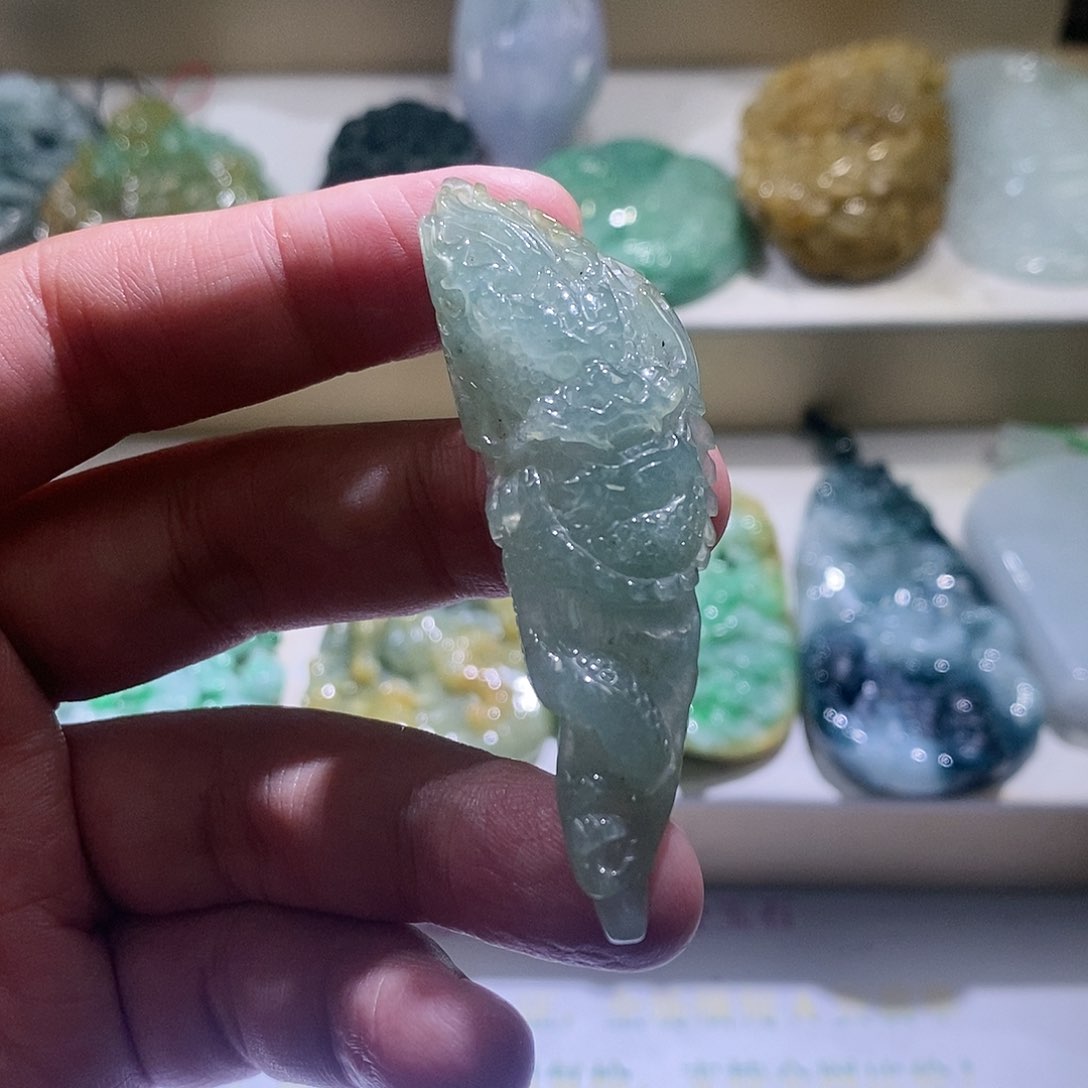 【闪购商品】翡翠颈饰未镶嵌龙
