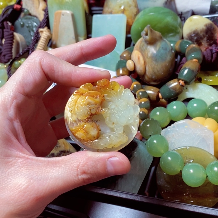 岫岩河磨玉（透闪石质玉）颈饰未镶嵌