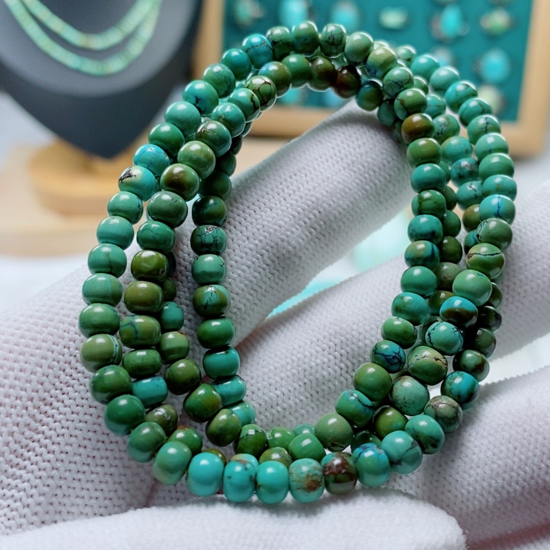 绿松石未镶嵌颈饰