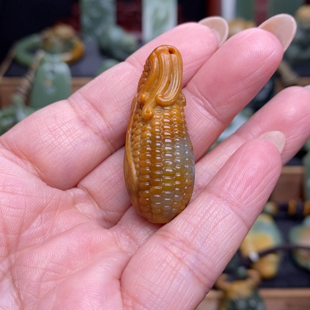 岫岩河磨玉（透闪石质玉）未镶嵌挂件