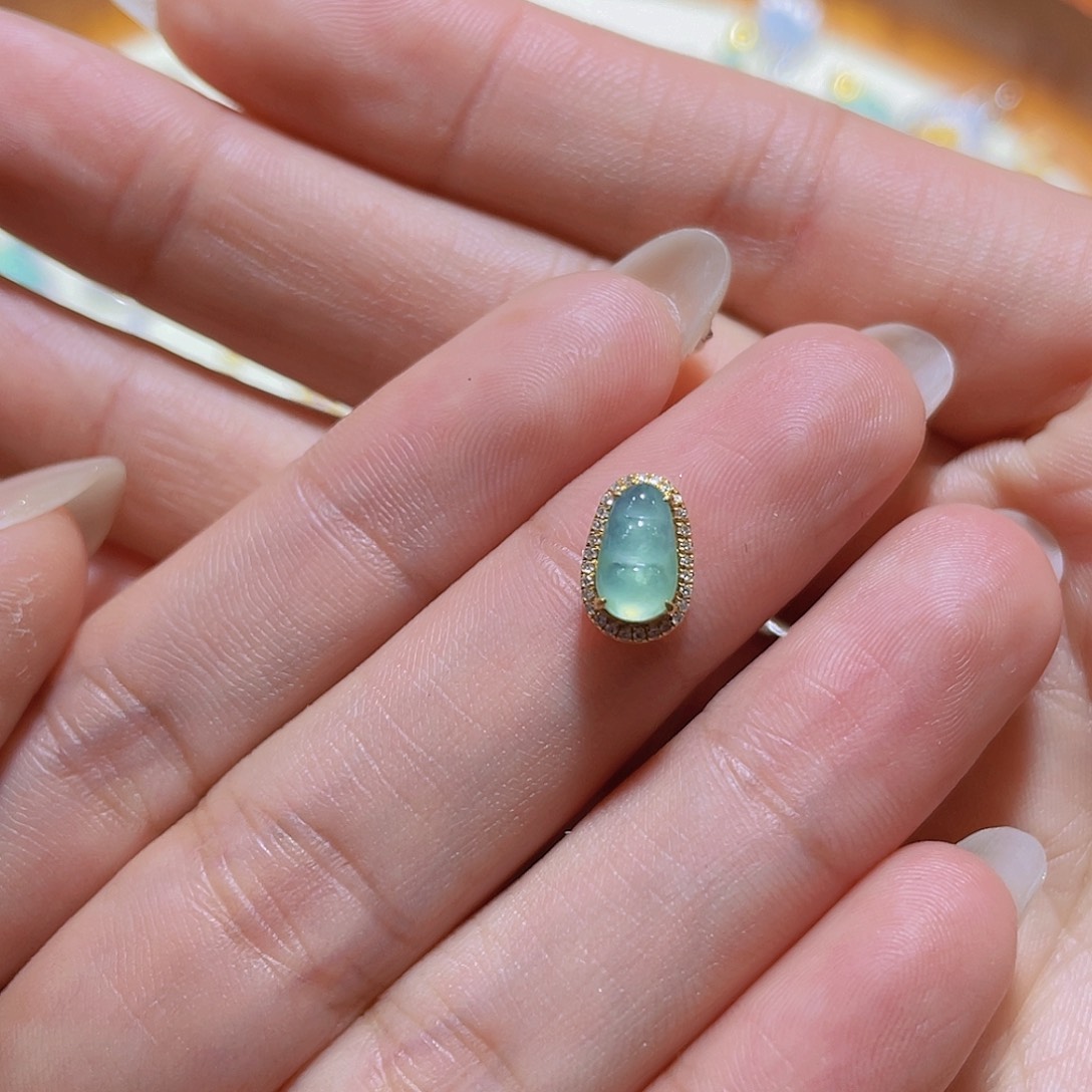 翡翠吊坠(不含链)18K金镶嵌୧**