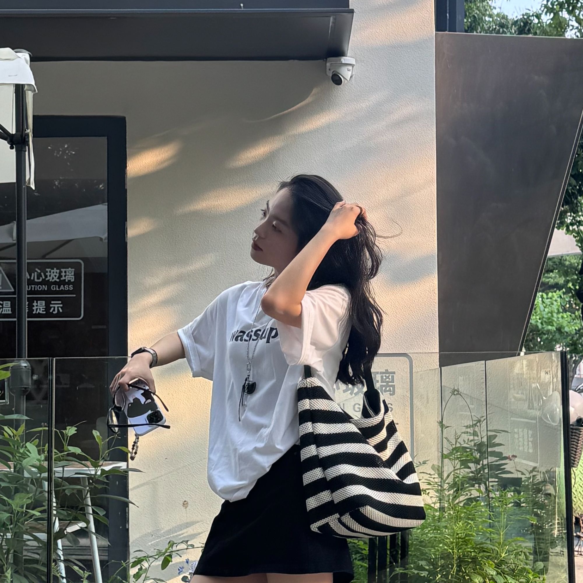 SUWAN小众经典黑白条纹水桶包飞织布休闲时尚百搭夏季度假大容量