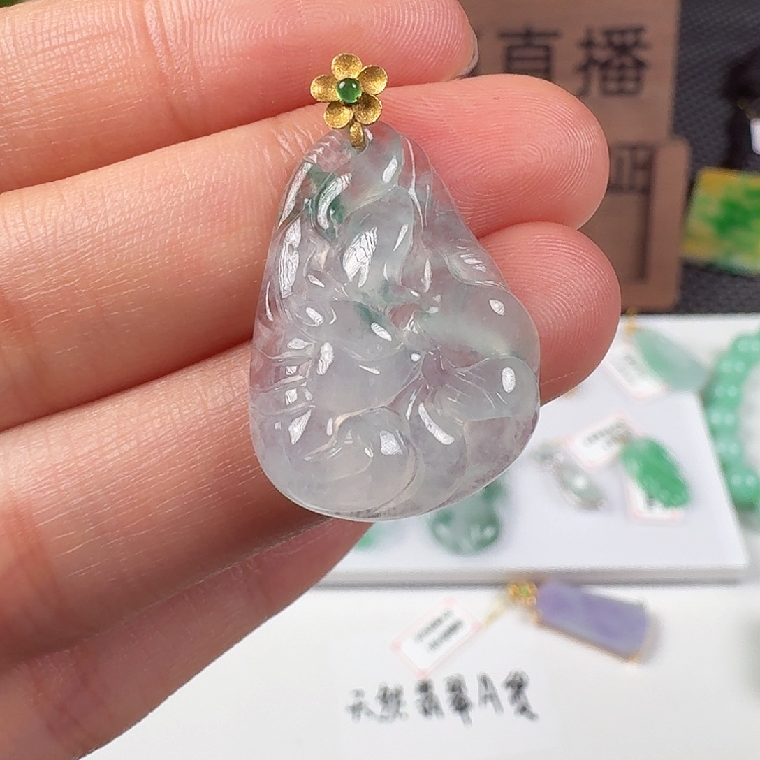 翡翠18K金镶嵌颈饰
