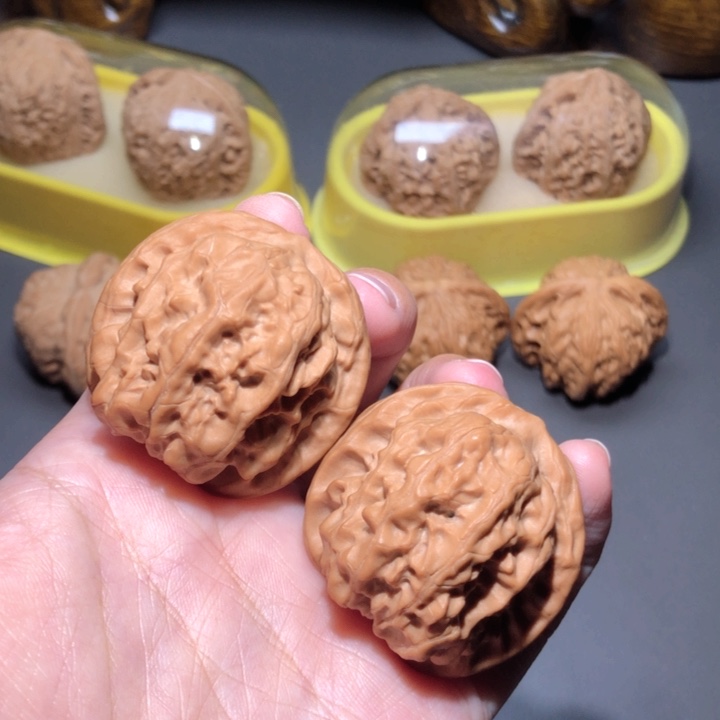 文玩核桃把件39.5磐石