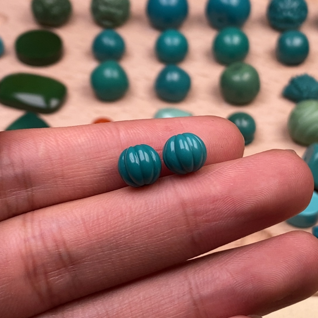 绿松石配饰未镶嵌?****1