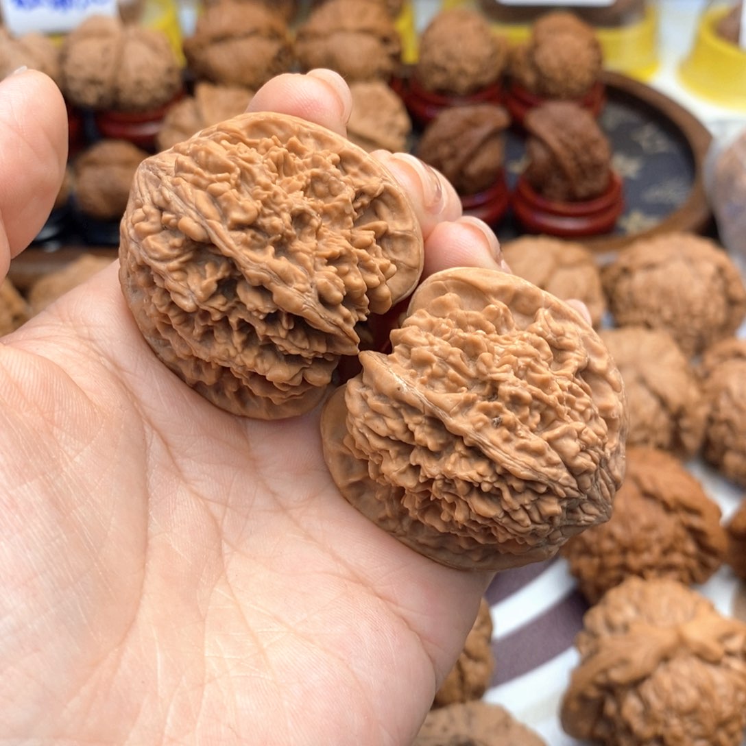 【闪购商品】文玩核桃吊坠好**连318号满天星