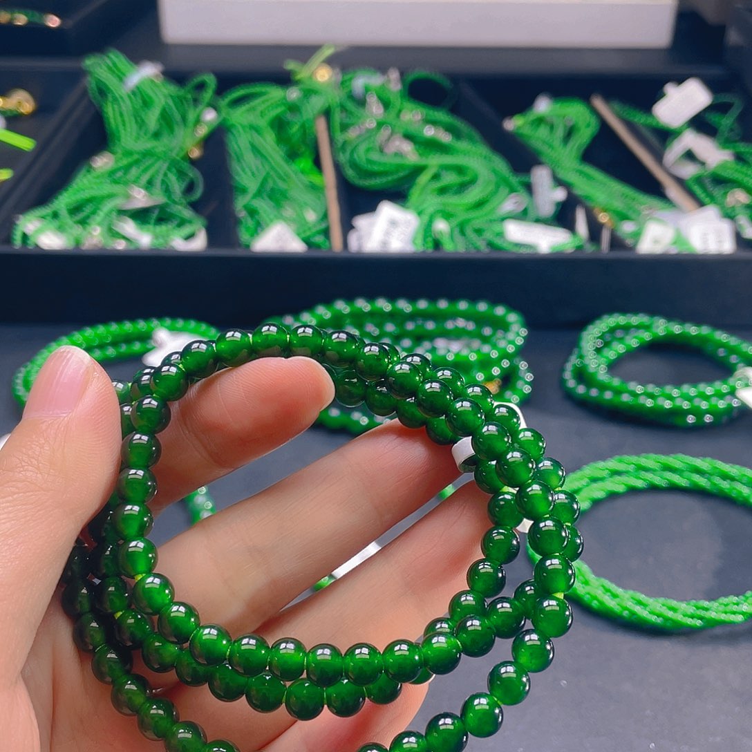 翡翠未镶嵌颈饰卡6