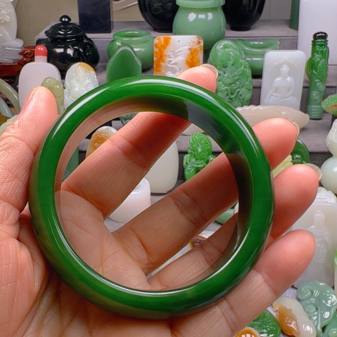 和田玉手镯未镶嵌