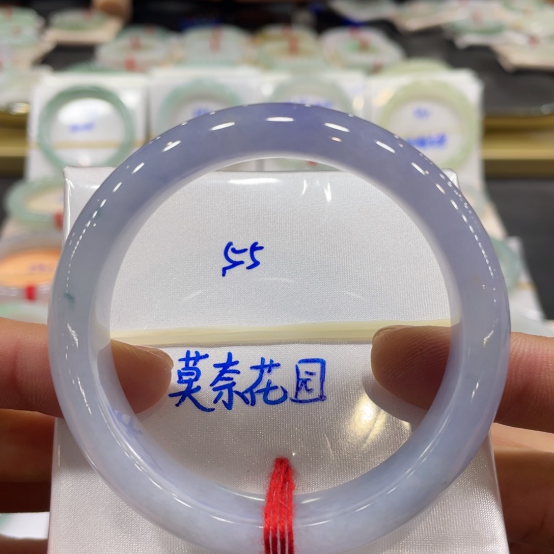 翡翠手镯未镶嵌翡翠手镯