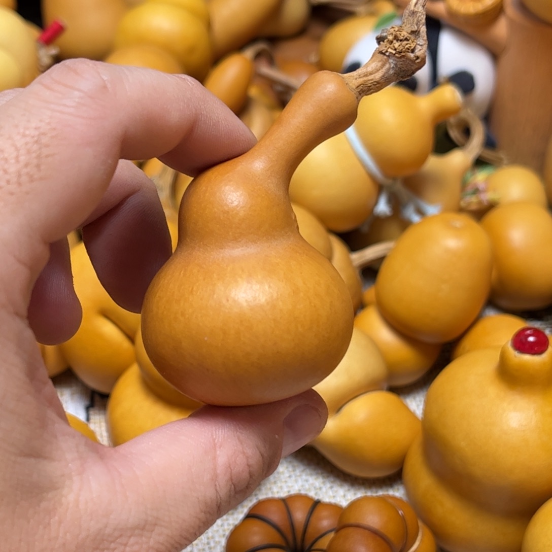 异形葫芦八宝一枚