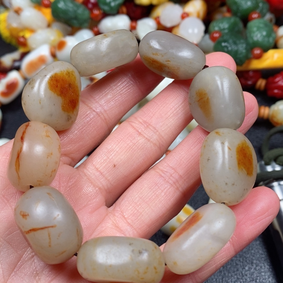 和田玉颈饰未镶嵌