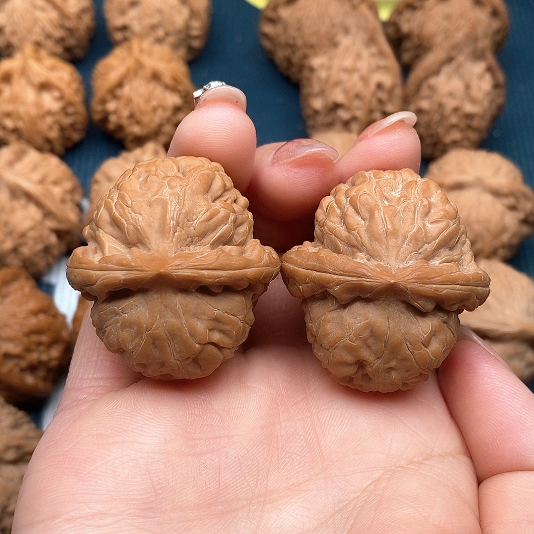 文玩核桃吊坠金**福金字塔