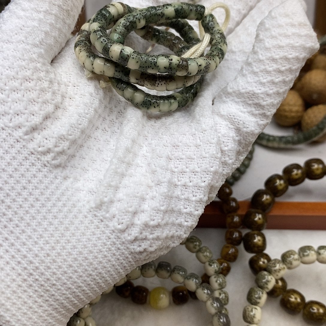 L***…星月菩提吊坠卡6藏切绿包白河豚