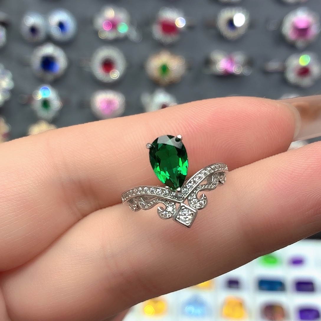 925银培育祖母绿色宝石