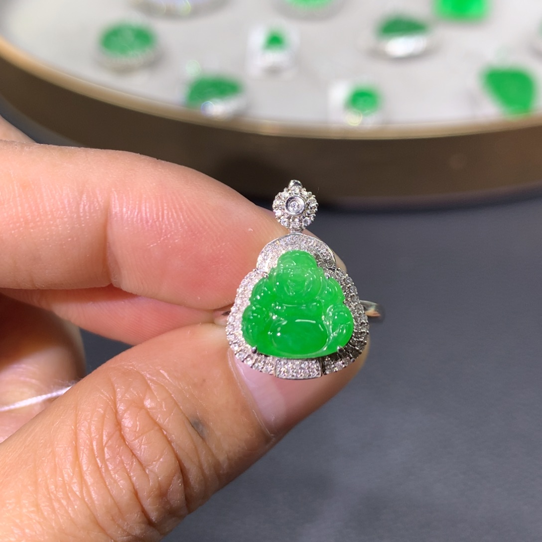 翡翠戒指18K金镶嵌翡翠