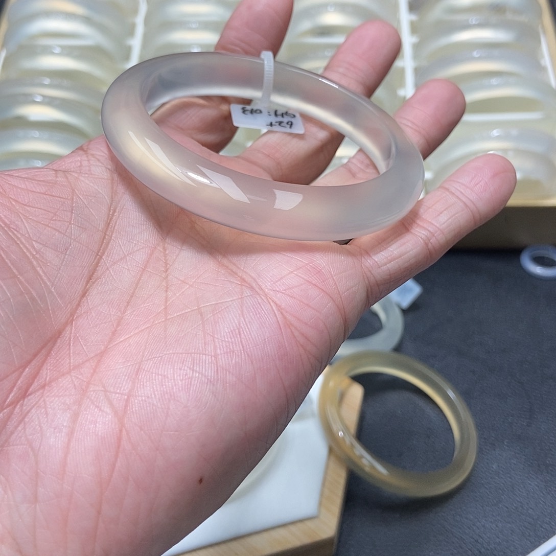 玛瑙/玉髓手镯未镶嵌三***路003