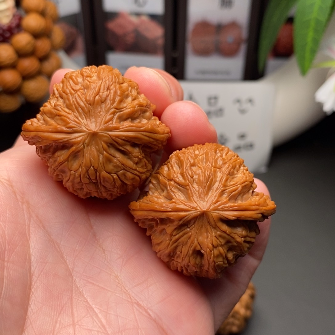 文玩核桃磨盘狮子头40