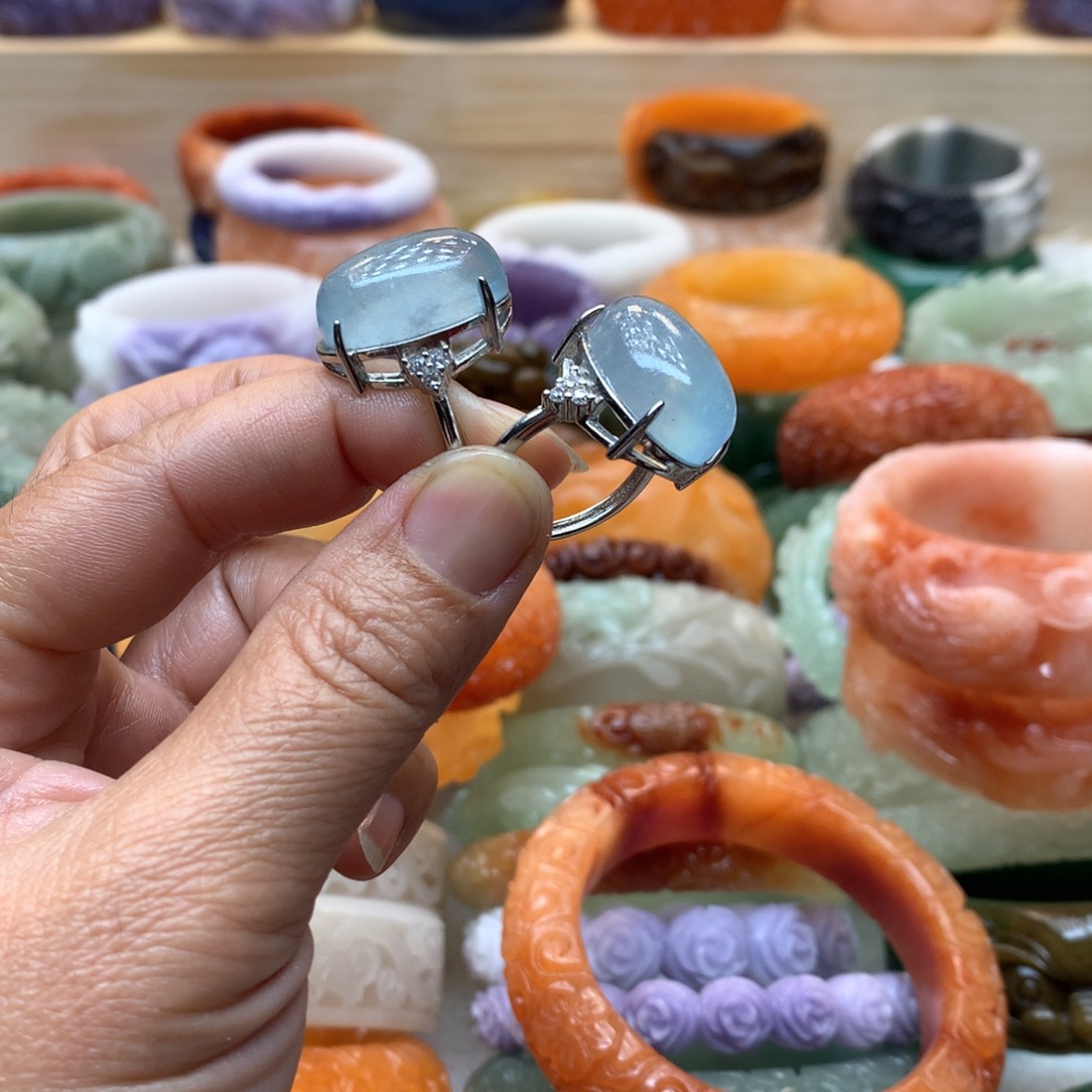 未镶嵌手镯石英质玉