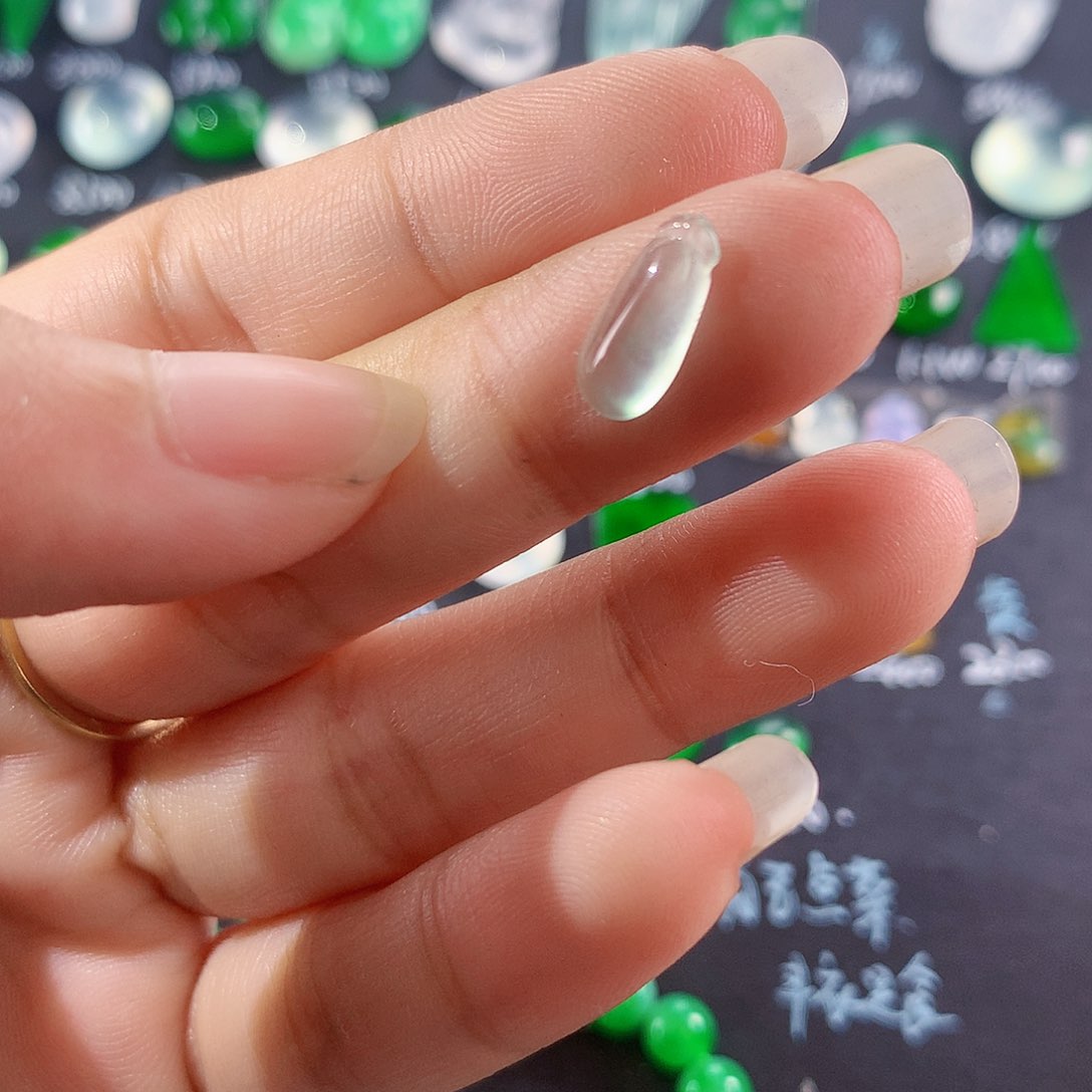 【闪购商品】翡翠颈饰未镶嵌冰瓜