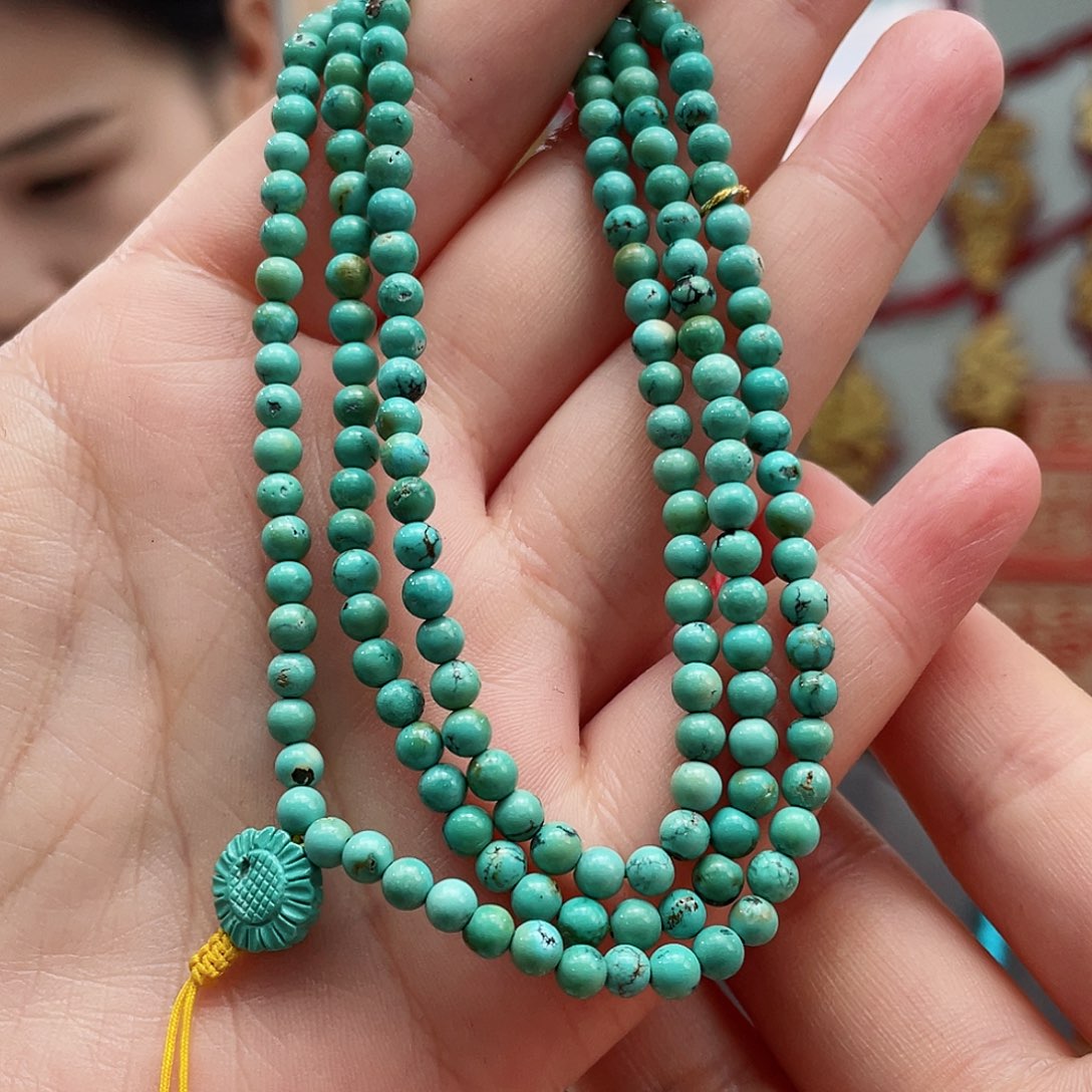 绿松石颈饰未镶嵌