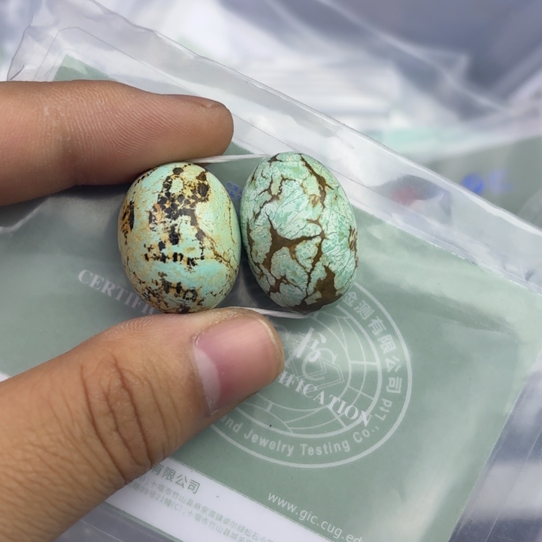 绿松石未镶嵌珠宝奇石