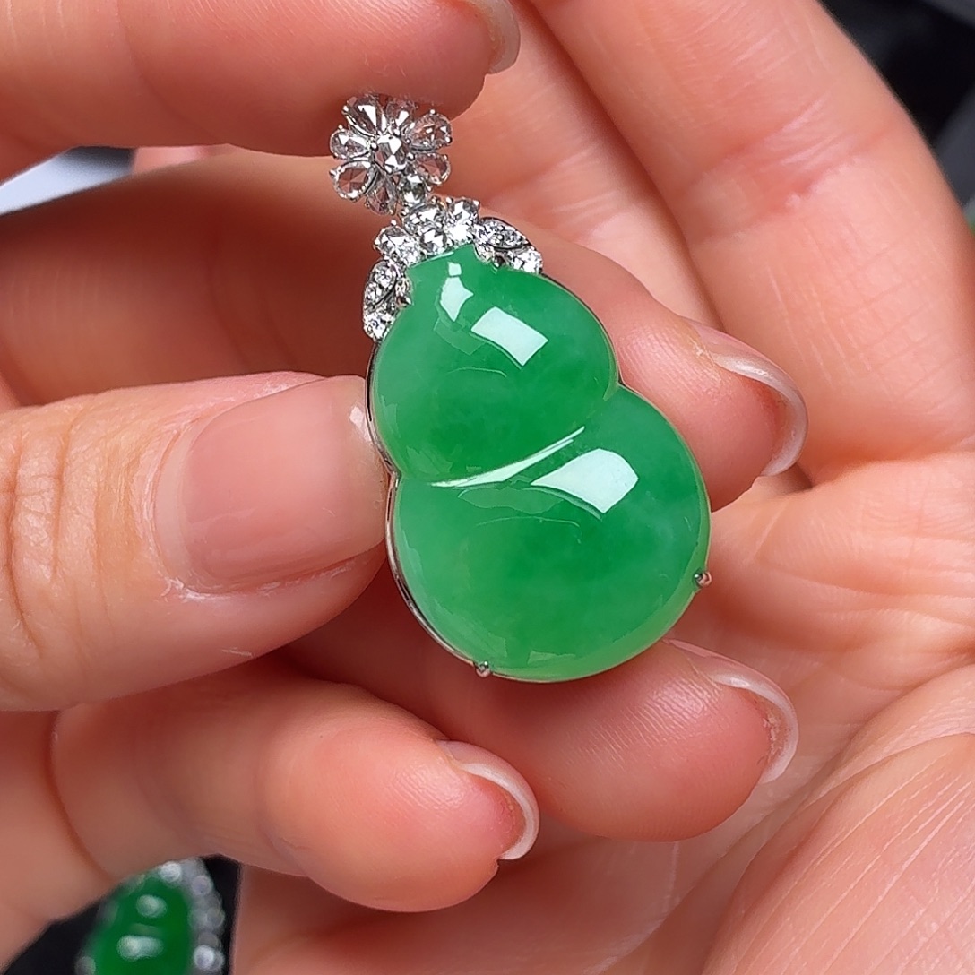 翡翠18K金镶嵌戒指