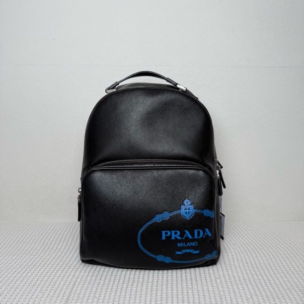 95新 Prada/普拉达 5788/男士休闲百搭黑色全皮双肩包