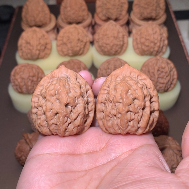 橙***月核桃文玩核桃把件佛肚